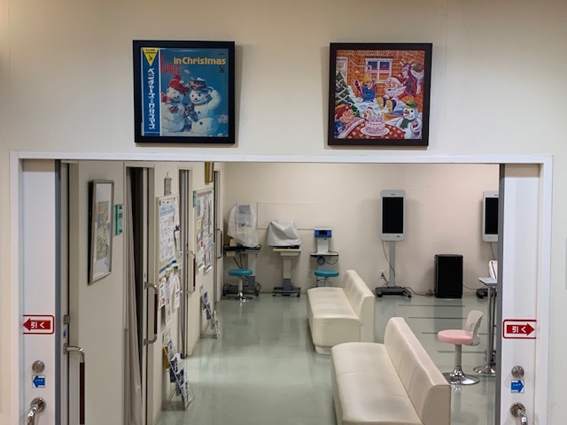 医療法人　桐渕眼科　診察室前